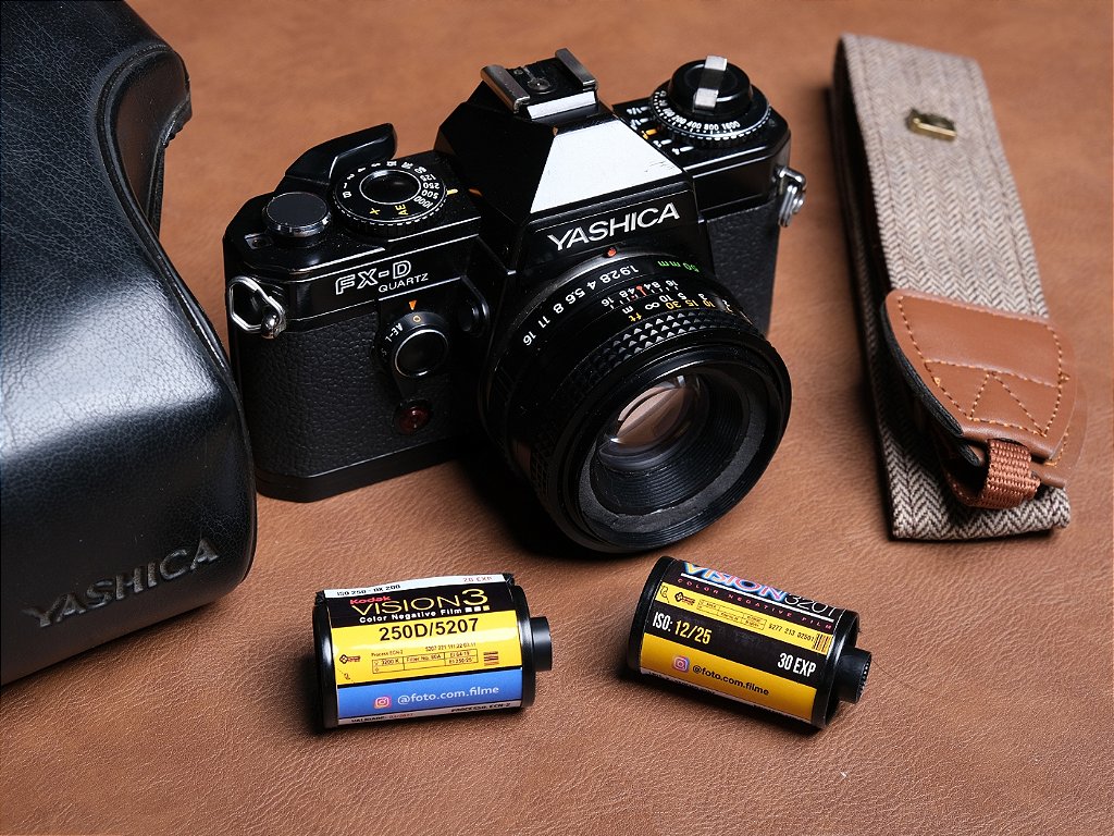 Câmera 35mm - Yashica FX-D + Lente 50mm f1.9 + Bateria + Case +