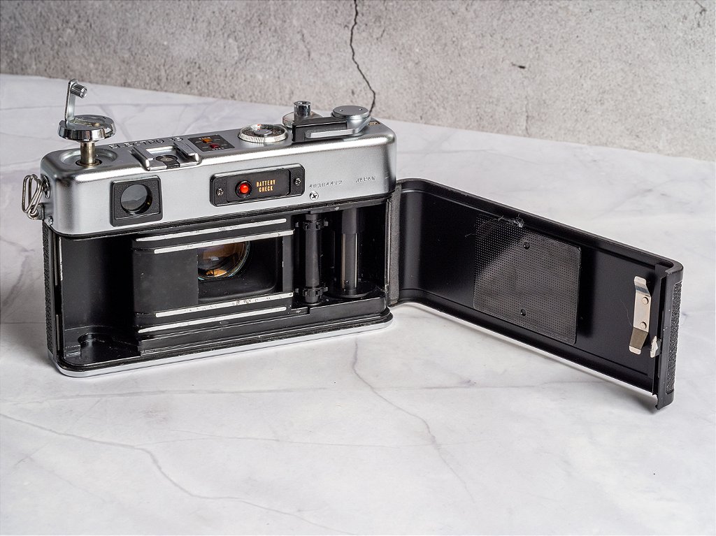 フィルムカメラ YASHICA ELECTRO 35 #316 Câmera 35mm - Yashica Electro 35 GSN (9.7/10) + Alça + Filme +