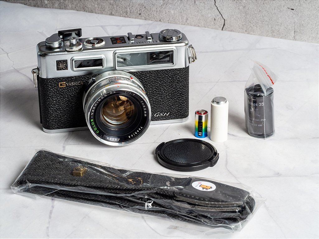 Câmera 35mm - Yashica Electro 35 GSN (9.7/10) + Alça + Filme +