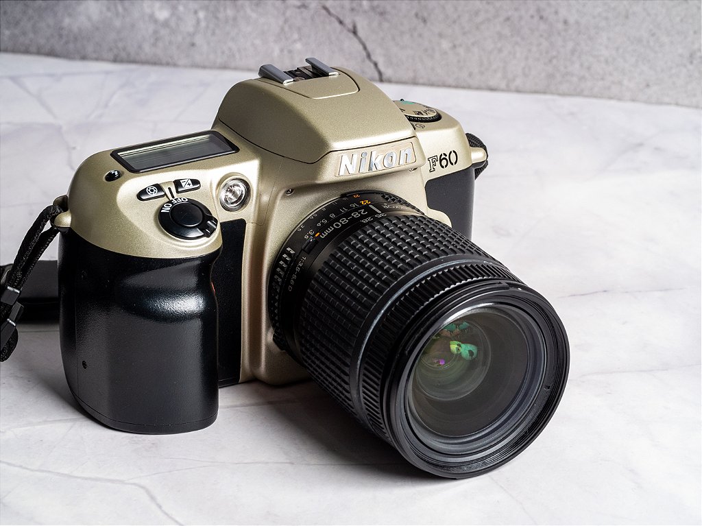 Câmera 35mm - Nikon F60 + Lente Nikkor 28-80mm D (10/10) + Alça +