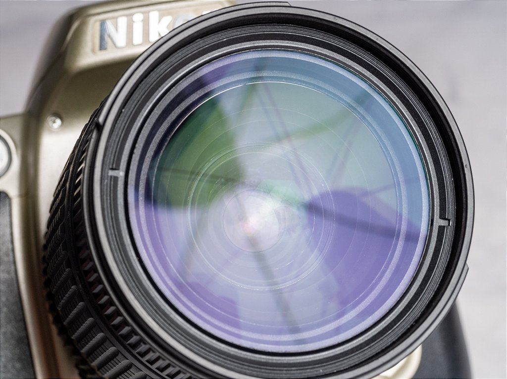 Câmera 35mm - Nikon F60 + Lente Nikkor 28-80mm D (10/10) + Alça +