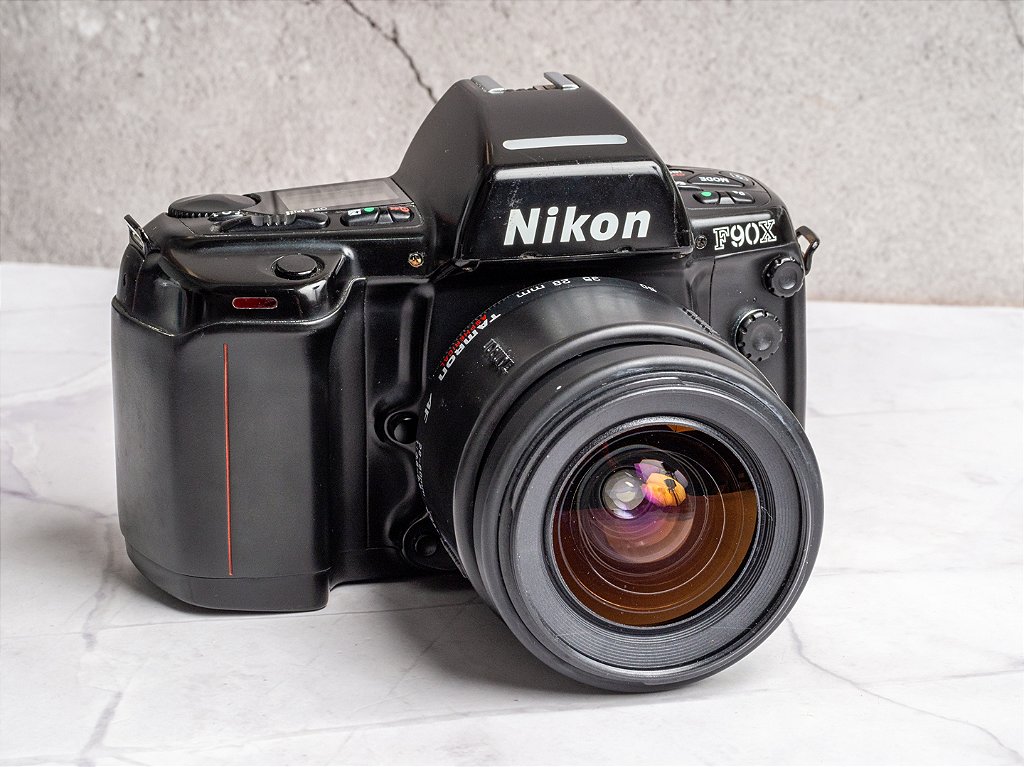 フィルムカメラ Nikon F90X / AF NIKKOR 105mm f2.8D Câmera 35mm - Nikon F90x (8.5) + Lente Tamrom 28-80mm (9/10) +