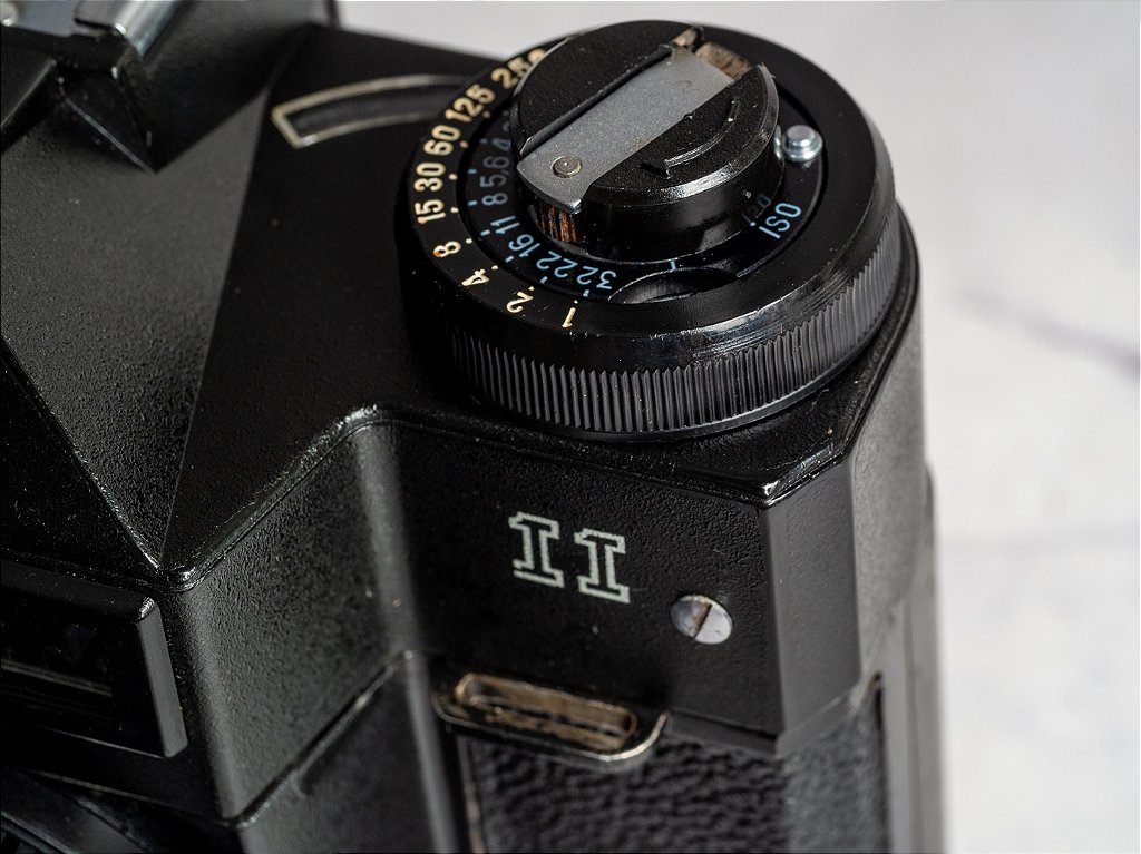 ZENIT 11・フィルムカメラ ＋ レンズhelios 58mm f2film Soviet Zenit 11 35mm SLR Film Camera with 58mm F2 Helios 44m