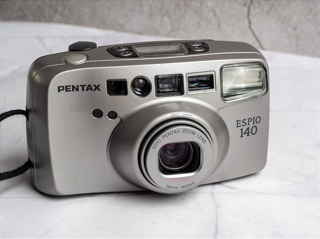 Câmera 35mm - Pentax Espio 140 (9/10) + Bateria - Foto com Filme