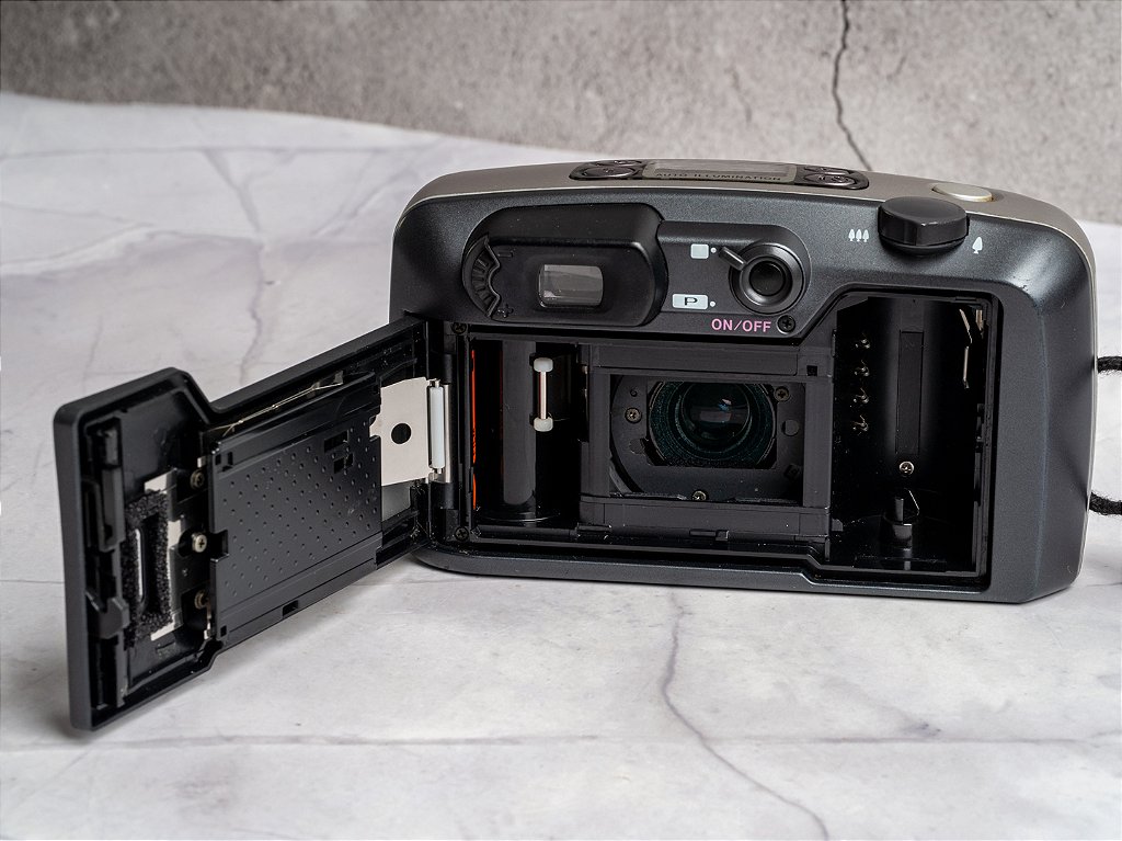 Câmera 35mm - Pentax Espio 140 (9/10) + Bateria - Foto com Filme