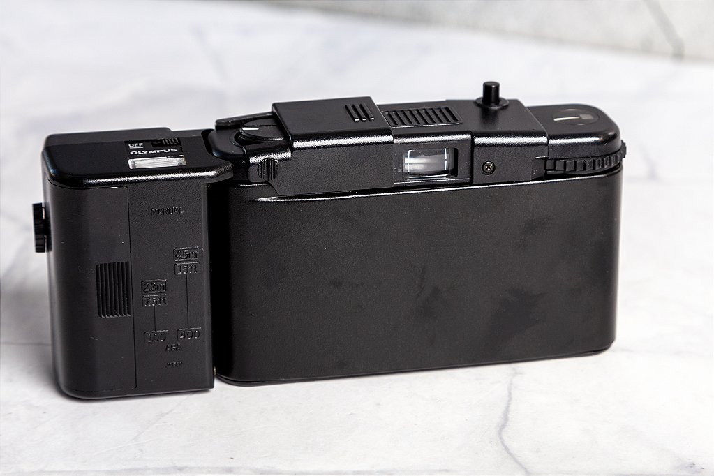 Câmera 35mm - Olympus XA-1 + Flash A9M (9.5/10) + Filme e Pilha