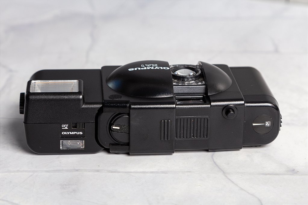 Câmera 35mm - Olympus XA-1 + Flash A9M (9.5/10) + Filme e Pilha