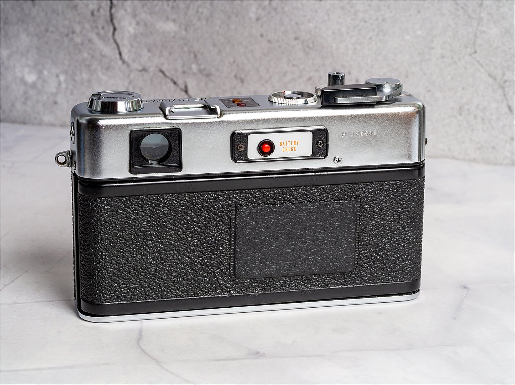 Câmera 35mm - Yashica Electro 35 GS (9.9/10) + Alça + Filme