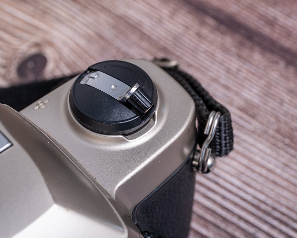 Cool Design ショップ 　Nikon FM10 35〜70mm Câmera 35mm - Nikon FM10 (9.9/10) + Lente 35-70mm + Acessórios +