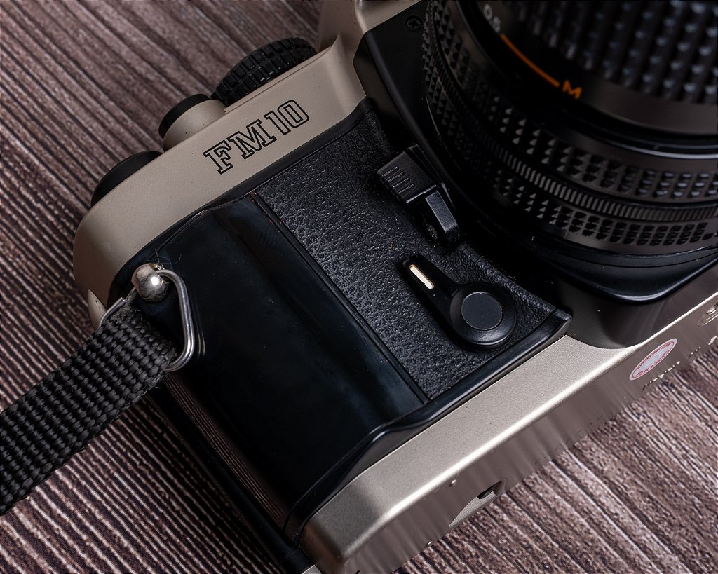 Cool Design ショップ 　Nikon FM10 35〜70mm Amazon | Nikon 一眼レフカメラ FM10 標準セット(FM10ボディー・Ai