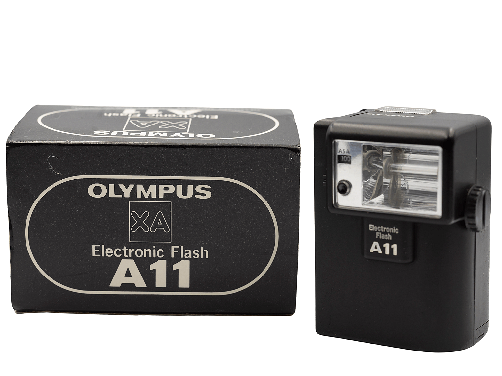 Câmera 35mm - Olympus XA + Flash A11 + Estojo - 9.5/10 - Foto com