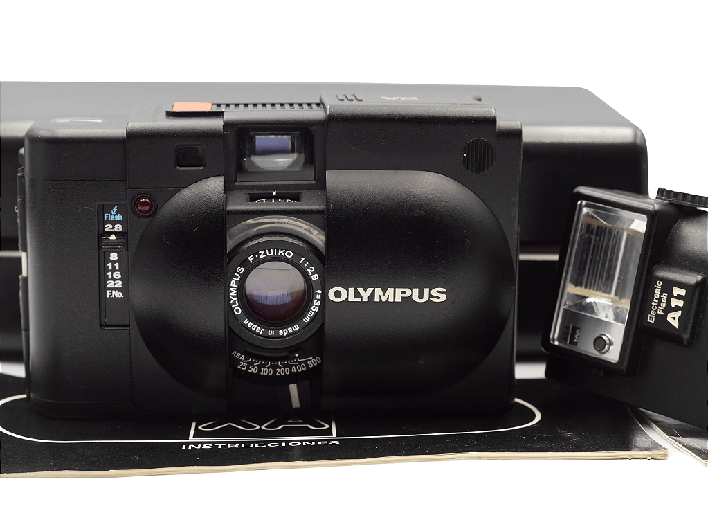 Câmera 35mm - Olympus XA + Flash A11 + Estojo - 9.5/10 - Foto com