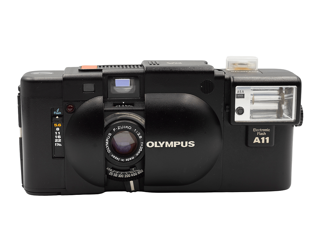 Câmera 35mm - Olympus XA + Flash A11 + Estojo - 9.5/10 - Foto com
