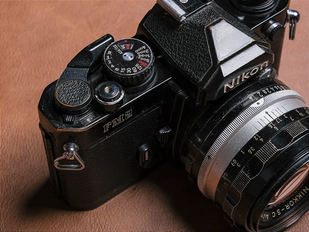Câmera 35mm - Nikon FM2 + Lente 50mm f/1.4 + 2 Filmes - Foto com Filme