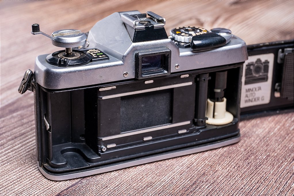 Câmera 35mm - Minolta Xg-1 (7.6/10) + Lente 50mm f/2 + Filme +