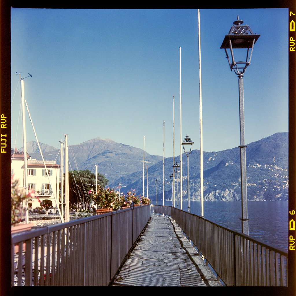 【FUJIFILM】Velvia Filme 120 - Fujifilm Velvia 50 Cromo - 2000/01 - Foto com Filme