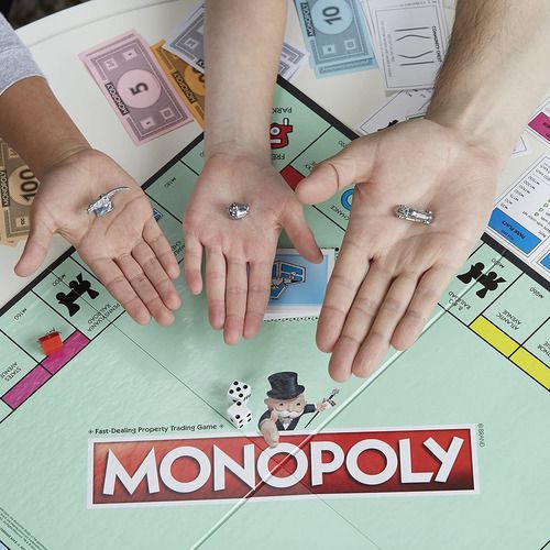 Brinquedo Jogo Hasbro Gaming Monopoly - Jogo para a família. De 2 a 6  jogadores - C1009 - Hasbro, Verde/Vermelho