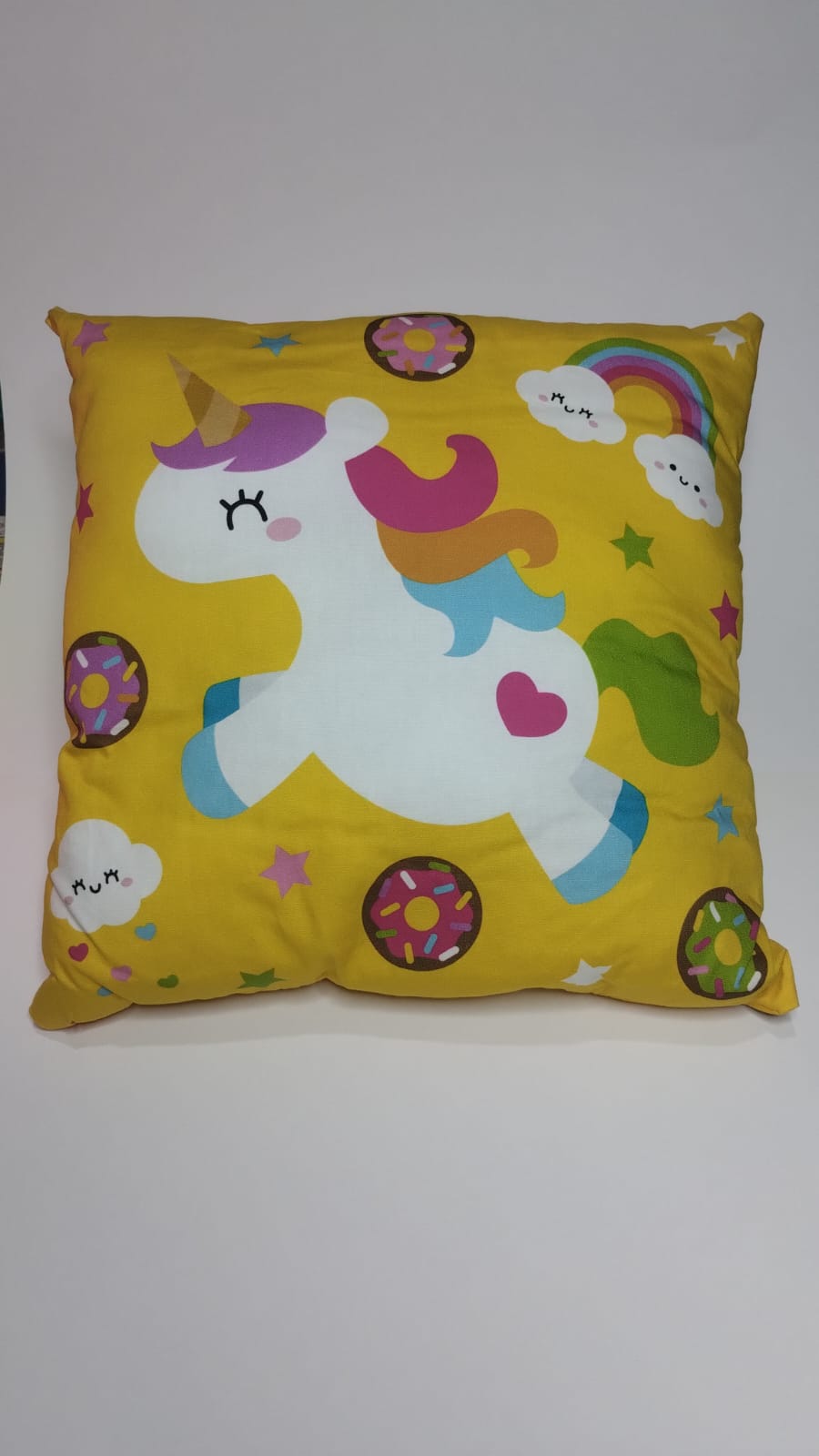 Almofada infantil unicórnio amarelo