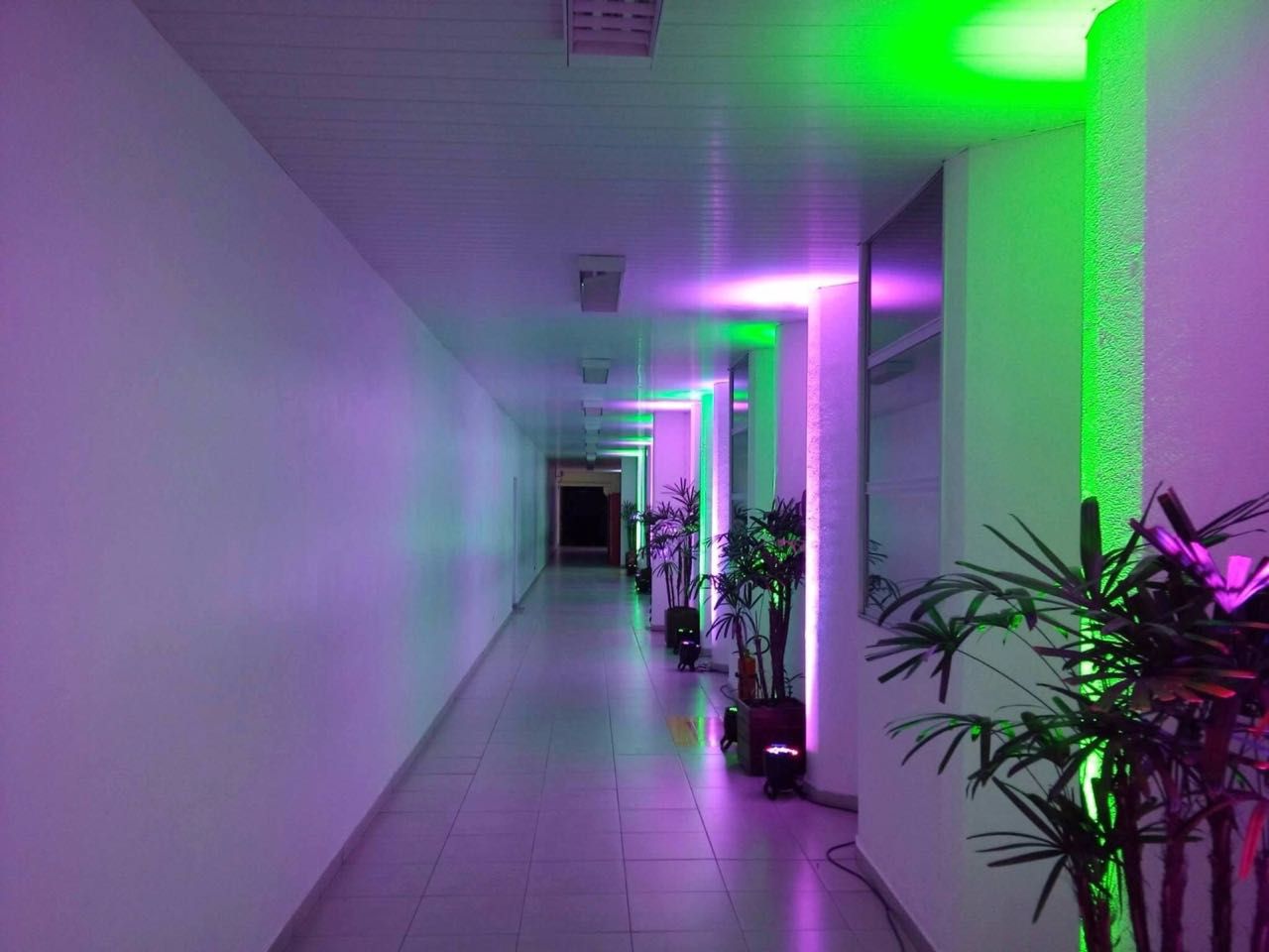 Locação Kit 8 x Refletores de LED [ULTRA-BRILHO] (Aluguel 24h)