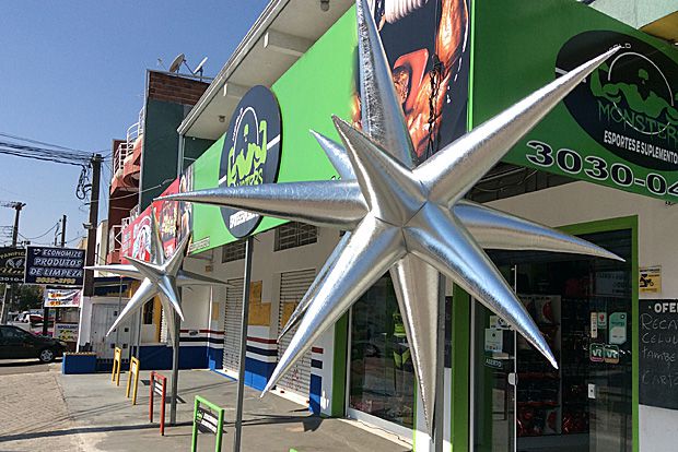 Inflável Estrela Metálica (Aluguel 24h)