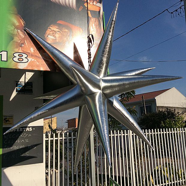 Inflável Estrela Metálica (Aluguel 24h)