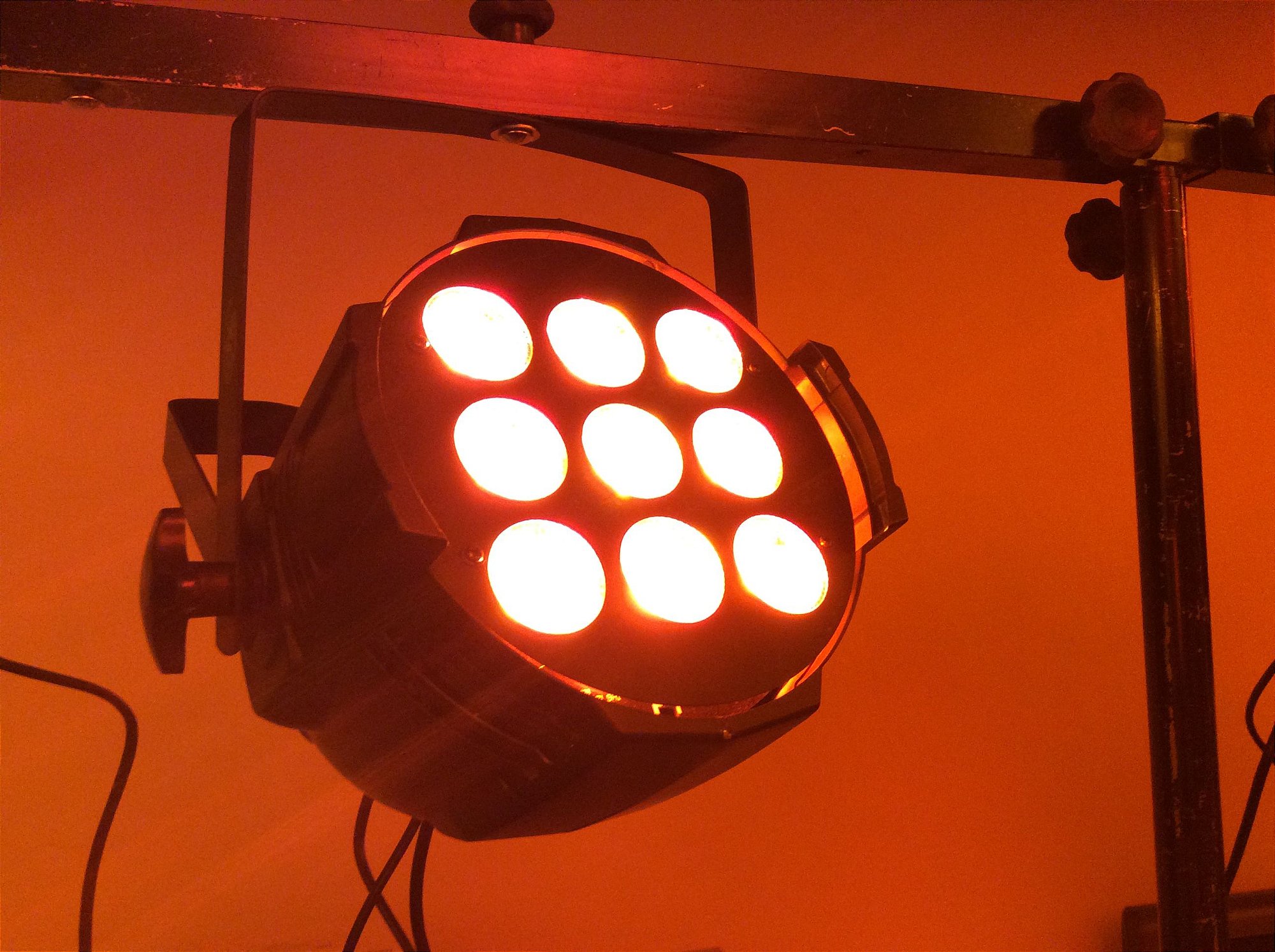 Kit 4 x Optipar LED [Modelo 9-Leds de 18W] (Aluguel 24h)
