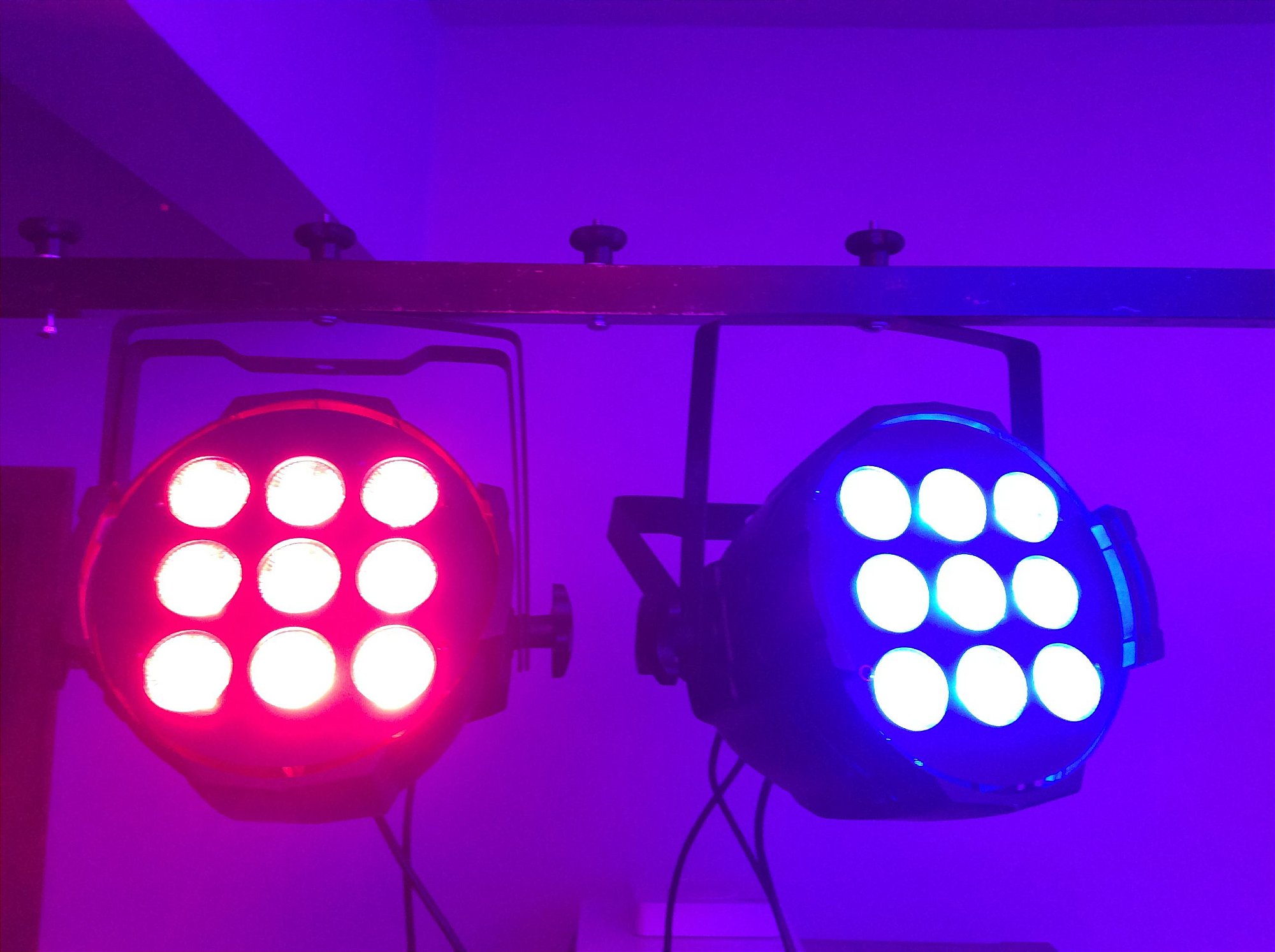 Kit 4 x Optipar LED [Modelo 9-Leds de 18W] (Aluguel 24h)