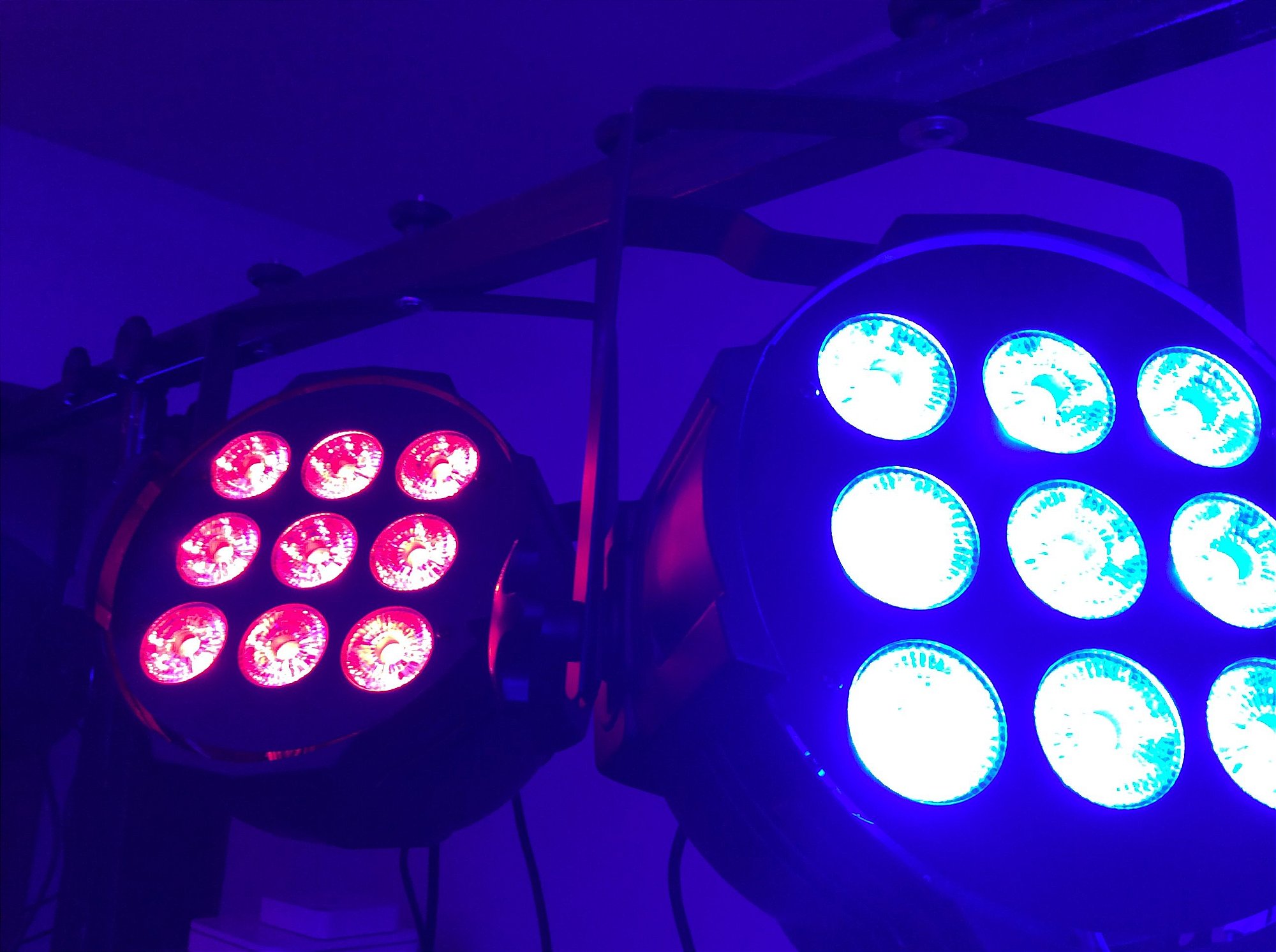 Kit 4 x Optipar LED [Modelo 9-Leds de 18W] (Aluguel 24h)