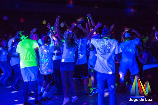 Neon Party 2 - Kit de Luz Negra (Aluguel 24h)