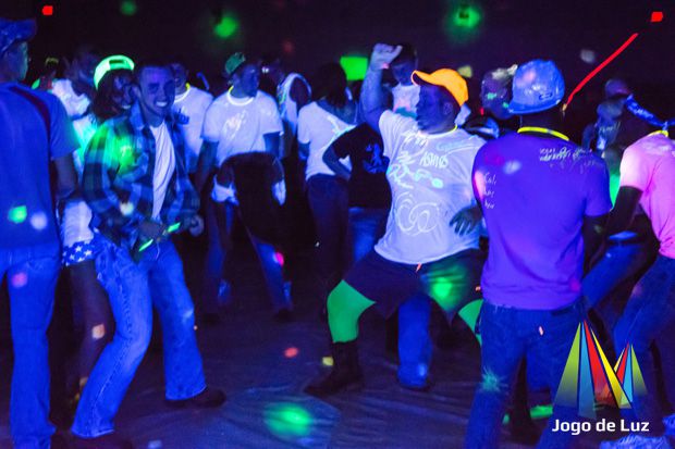 Neon Party 2 - Kit de Luz Negra (Aluguel 24h)