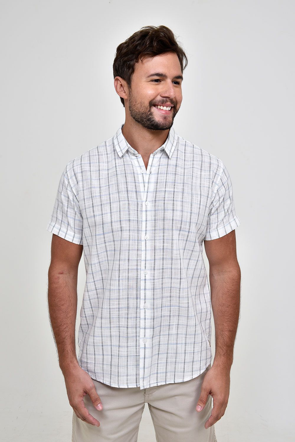 look camisa xadrez manga curta