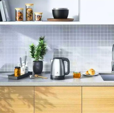 CHALEIRA ELÉTRICA AÇO INOX PRATEADA 1,8L 127V - CLINK