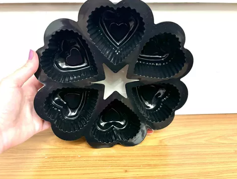 FORMA DE SILICONE PARA CUPCAKE CORAÇÃO 25X25CM - RIO TIJUCAS