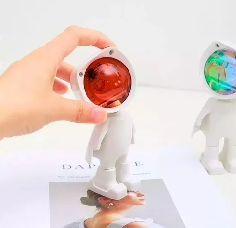 LUMINÁRIA ASTRONAUTA DE LED USB LUMINÁRIA ROBÔ 360º 13X6CM - C3B