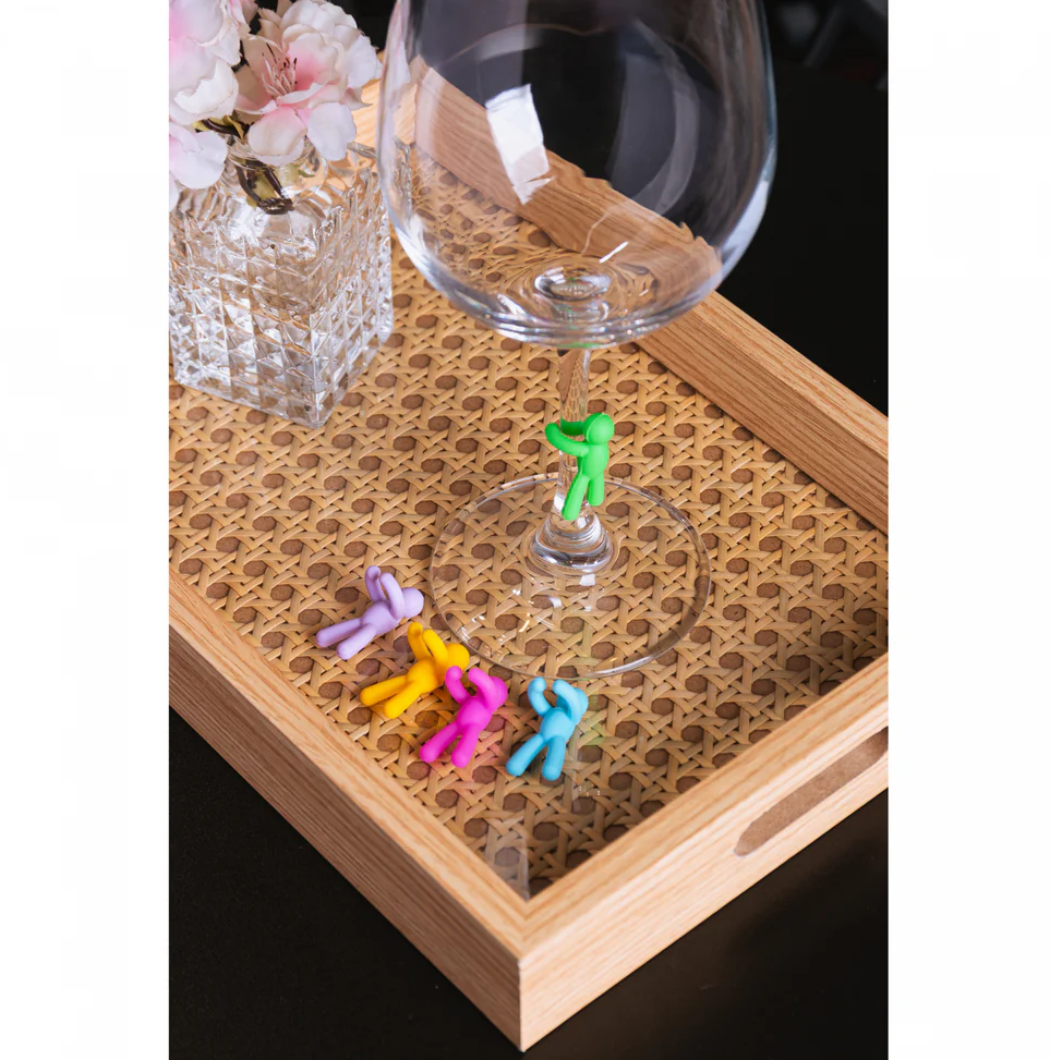 KIT COM 6 MARCADORES DE TAÇAS BONEQUINHO DE SILICONE - LYOR