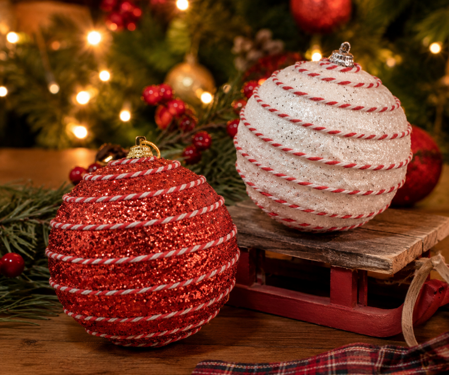 BOLA DE NATAL DECORADA COM GLITTER 8CM CORES SORTIDAS UNITÁRIA - MULTIART