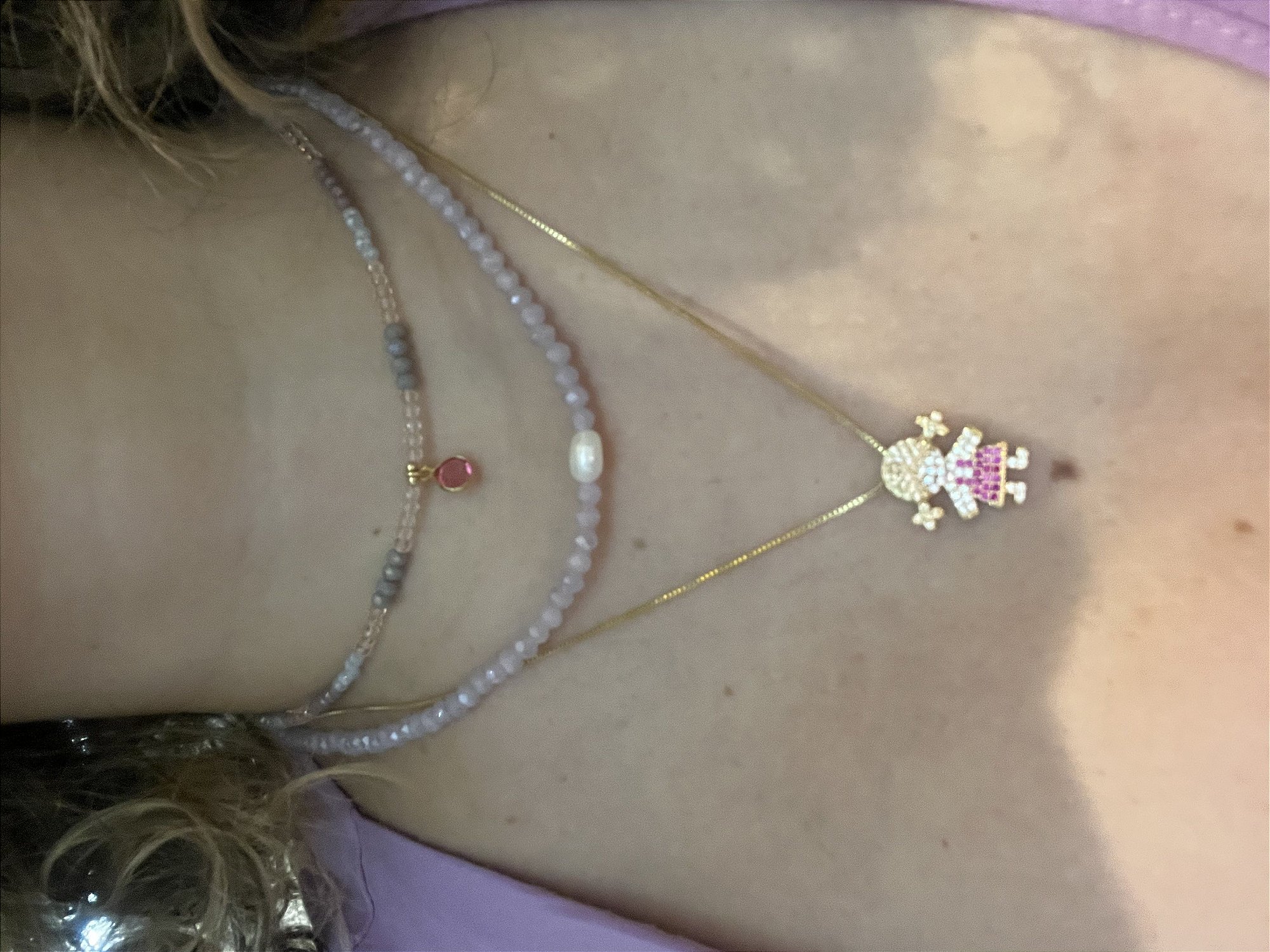 Colar  Filha Menina Vestido Rosa - Semijoia Banhada a Ouro 18k