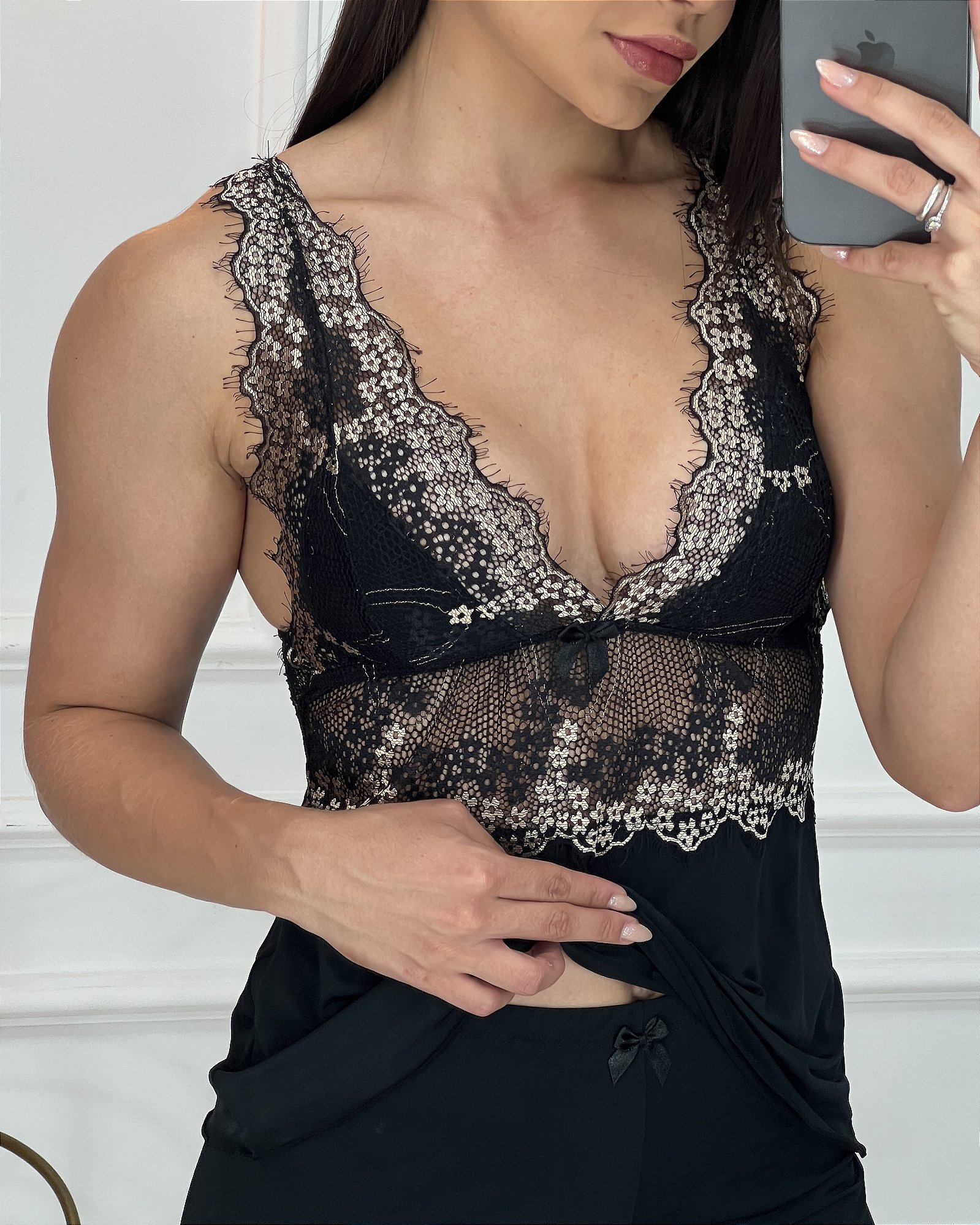 Pijama Short Doll Nicole em Malha e Renda Bordada - Básico e Sensual