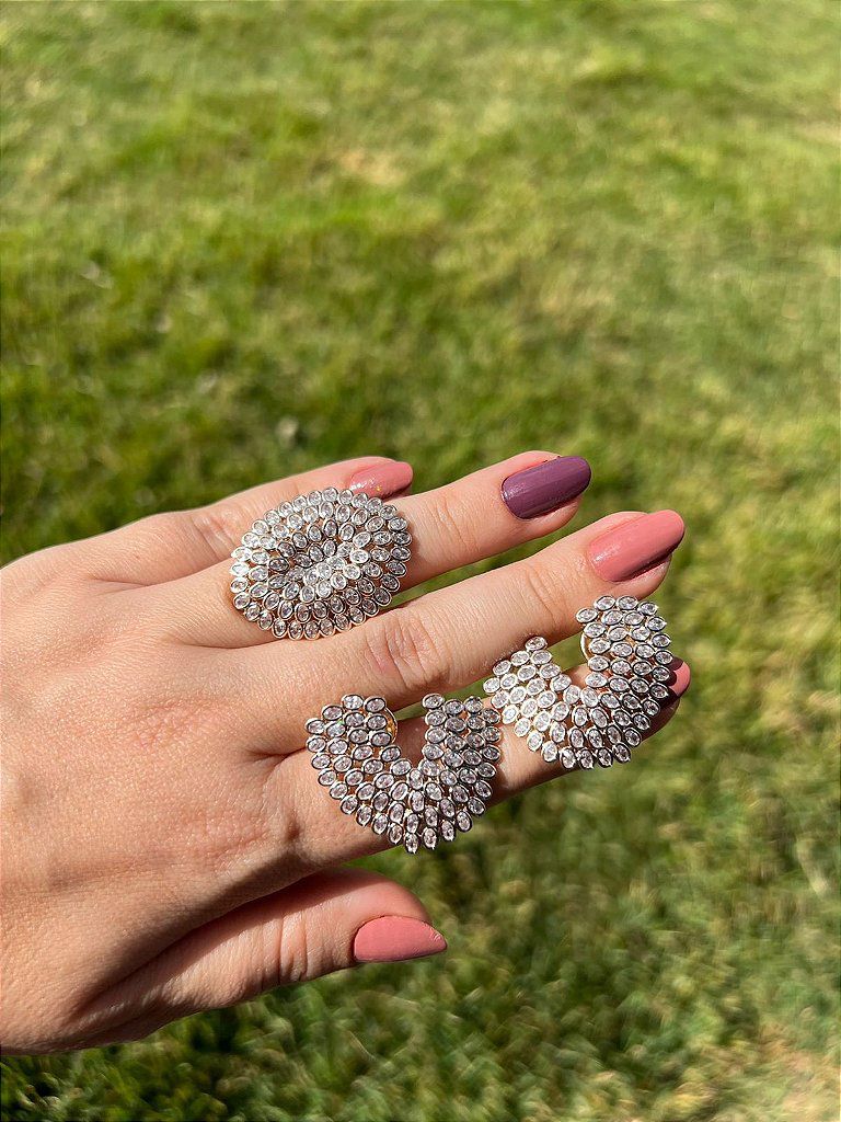 Conjunto Gleice Brinco mais Anel Pura Elegância - Cravação Inglesa de Zircônias - Semijoia Banhada Ouro 18k
