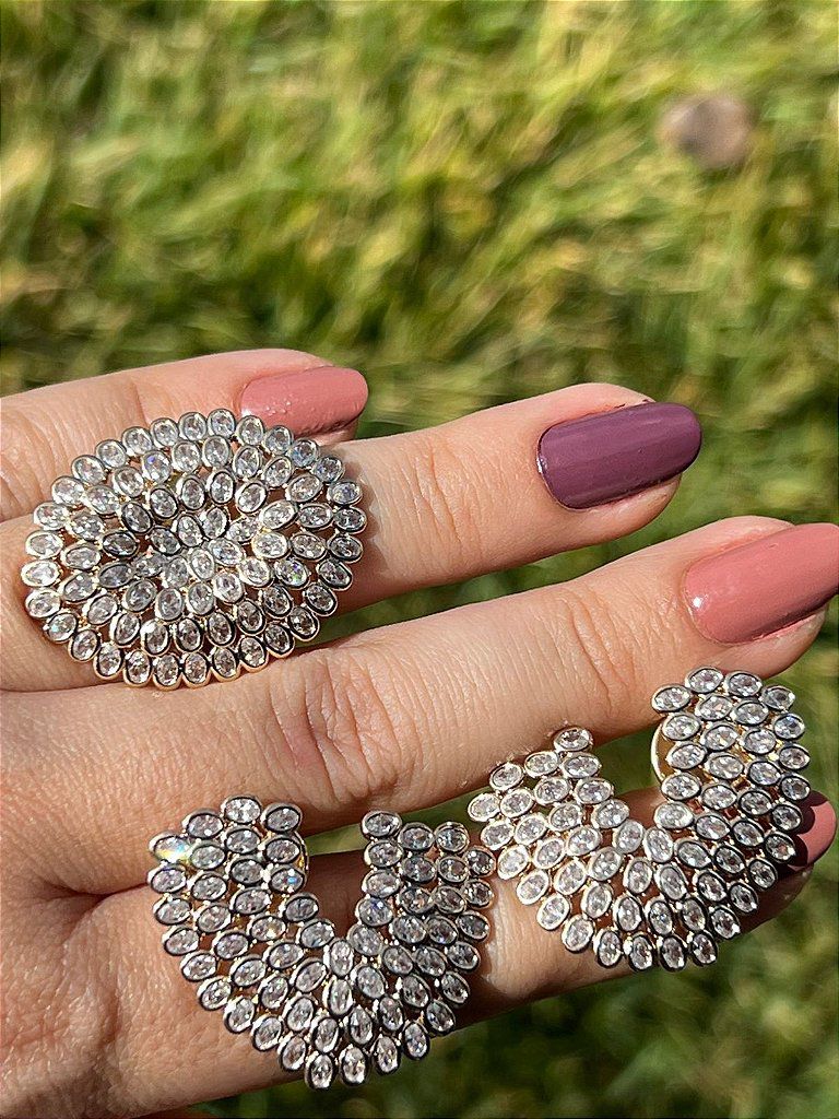 Conjunto Gleice Brinco mais Anel Pura Elegância - Cravação Inglesa de Zircônias - Semijoia Banhada Ouro 18k
