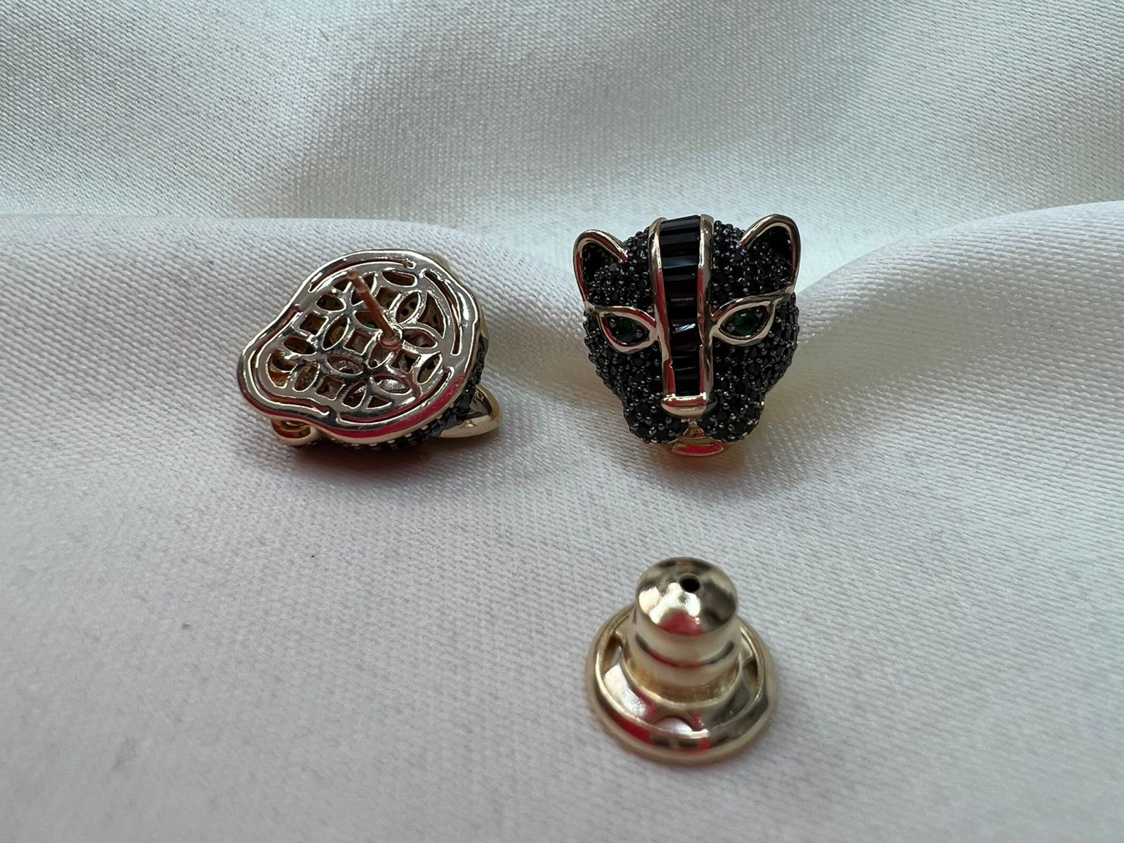 Conjunto Pantera Negra Luxo Preta ou Cristal Todo Cravejado- Semijoia Banhada Ouro 18K