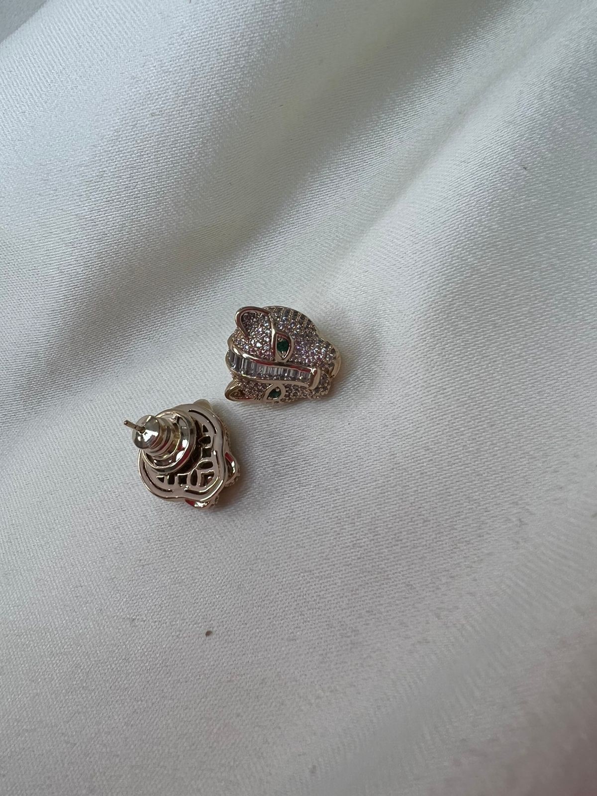 Conjunto Pantera Negra Luxo Preta ou Cristal Todo Cravejado- Semijoia Banhada Ouro 18K