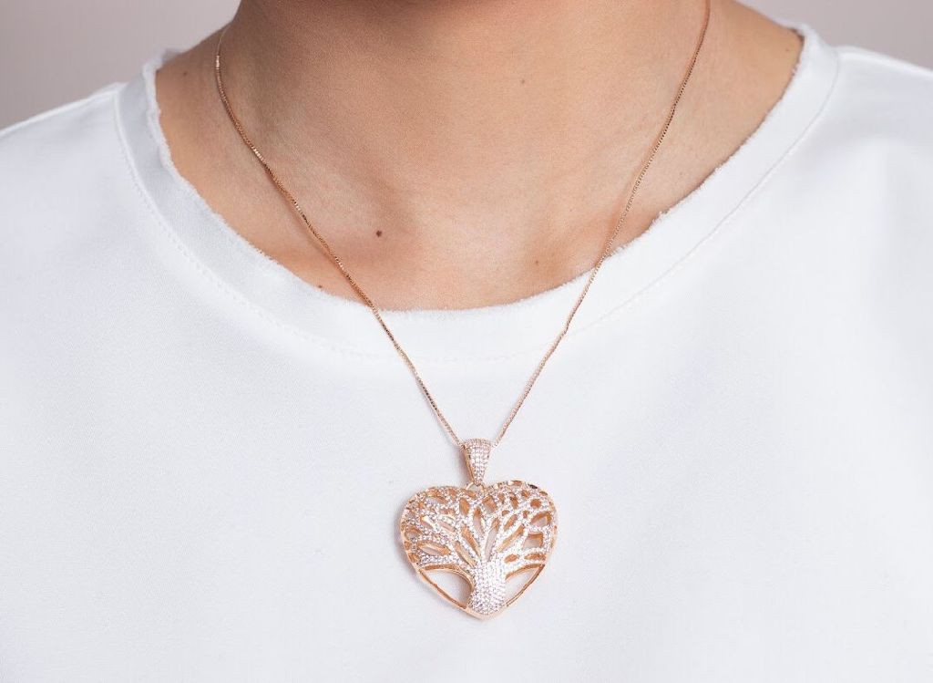 Colar Arvore Da Vida Cravejado em Zircônias Cristal Formato de Coração - Banhado a ouro 18K - Semijoias