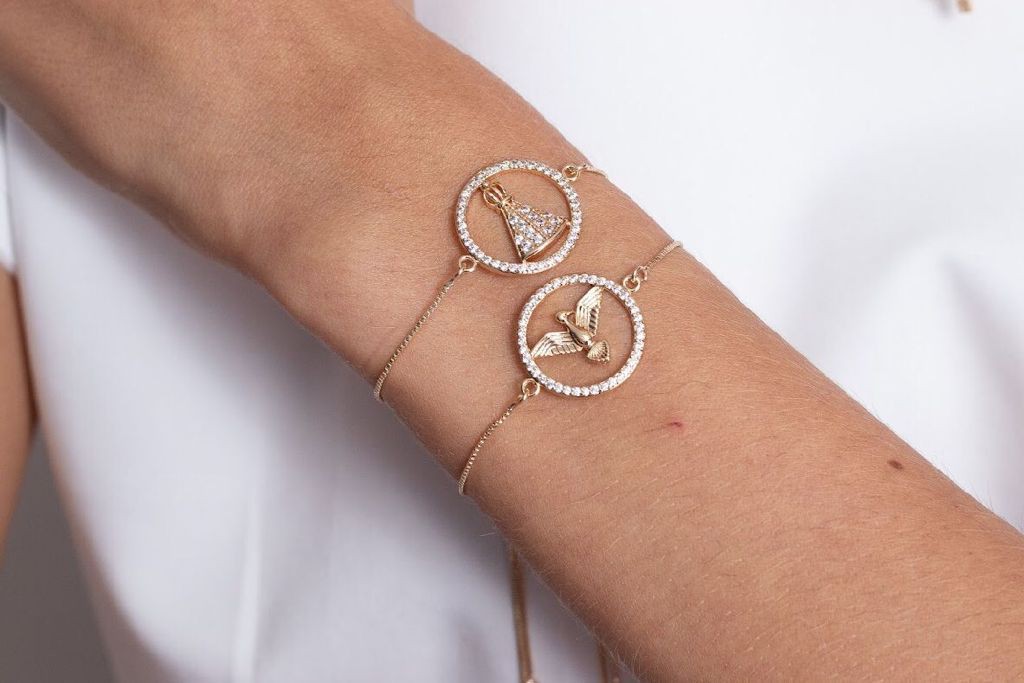 Pulseira Nossa Senhora/ Espírito Santo Cravejada Fecho Gravata Semijoia- Banhada Ouro 18K