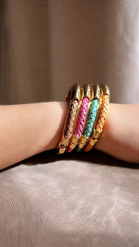 Bracelete Colore - Com Couro Ecológico Colorido - Semijóia Banhada Ouro 18K