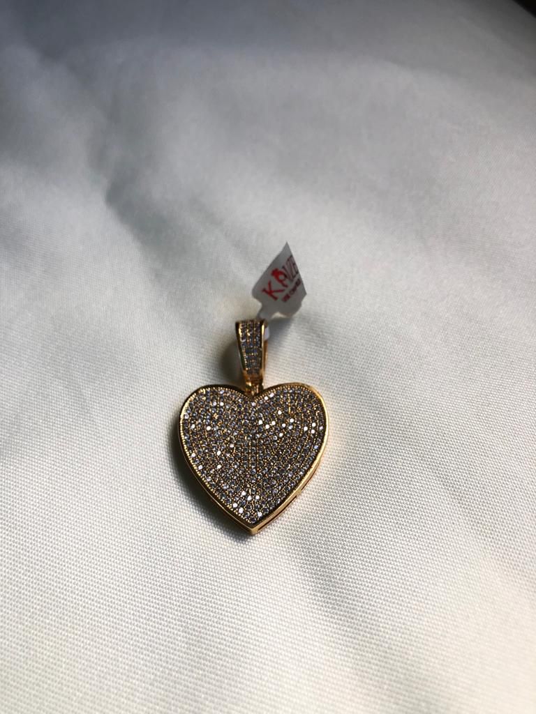Pingente Coração Crav.- Cruz Crav.- Circúlo+ Pedras P/- Colar/Aro- Semijoia Delicada Banhada a Ouro 18K