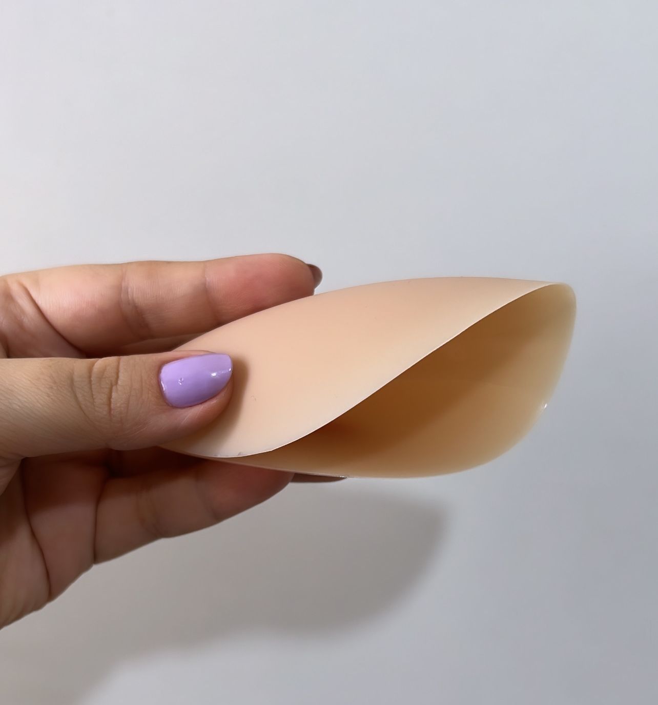 Protetor de Mamilo Fininho, Discreto e Reutilizável - Tapa Peito Adesivo Colante - Tapa Mamilo de Seios /Peito de Silicone Bodys Cake