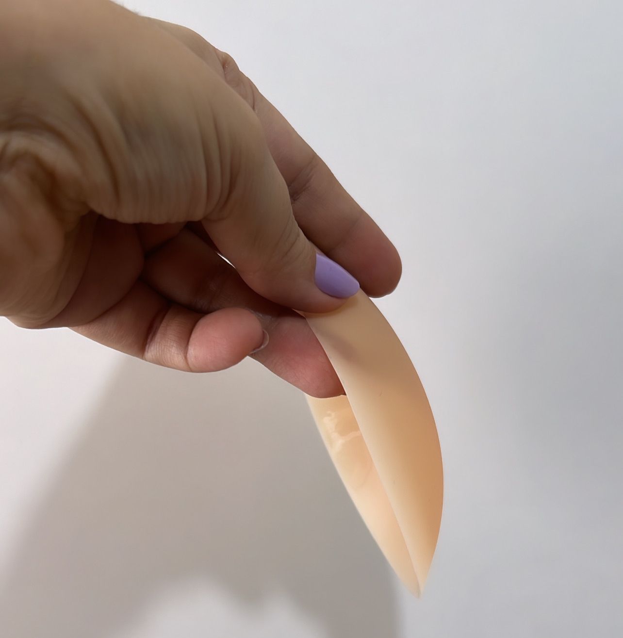 Protetor de Mamilo Fininho, Discreto e Reutilizável - Tapa Peito Adesivo Colante - Tapa Mamilo de Seios /Peito de Silicone Bodys Cake