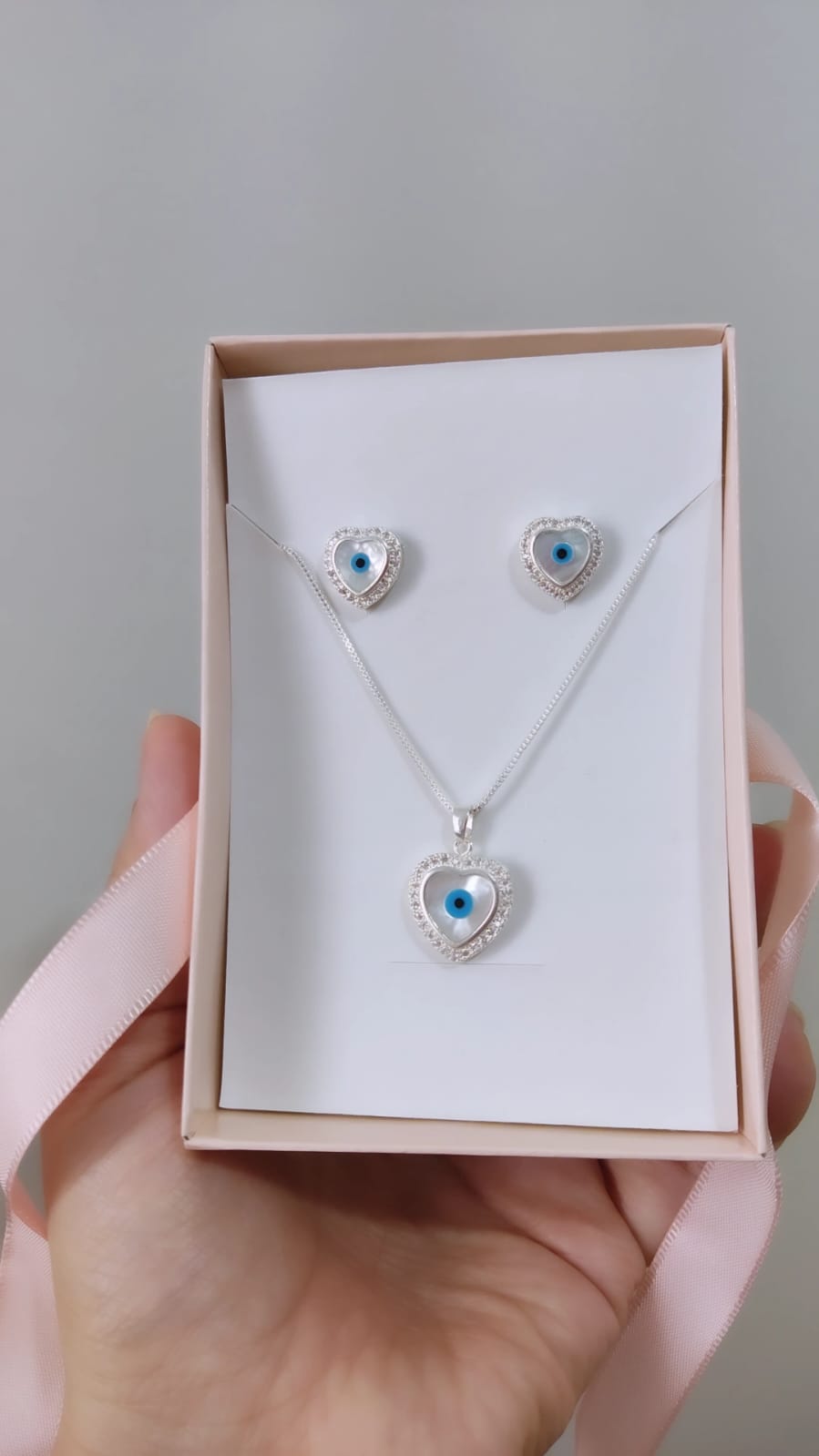 Conjunto Olho Grego em Coração de Madre Pérola Cravejado  - Colar e Brinco  - Semijoia Banhada a Ouro 18K