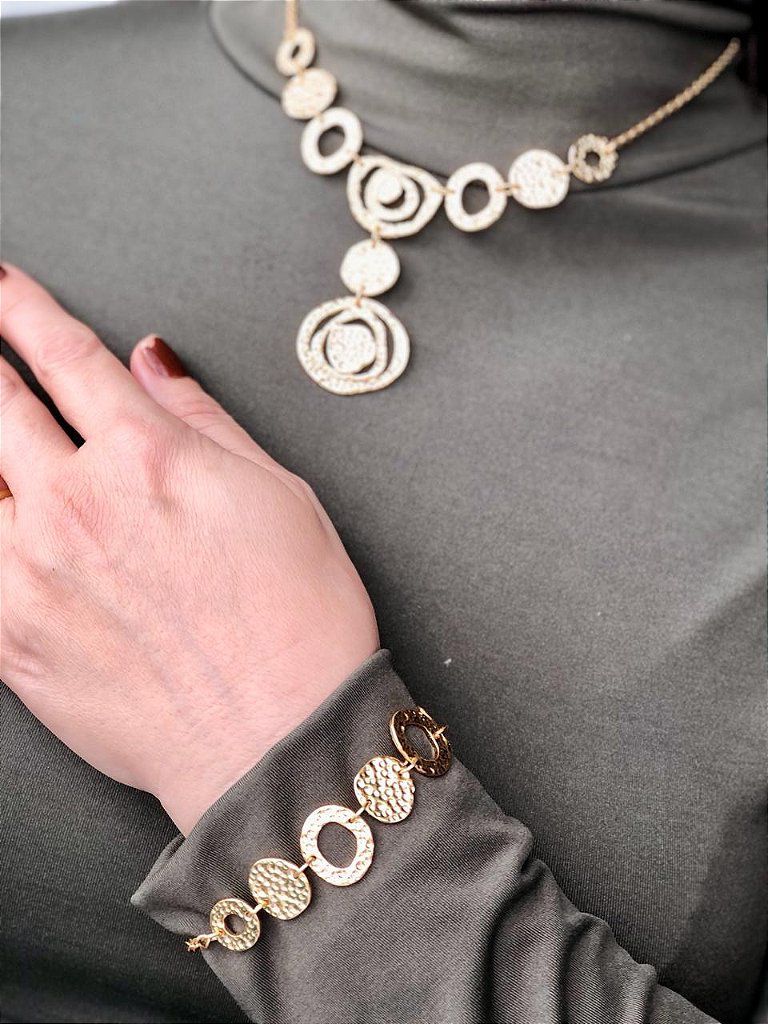 Conjunto Circulos Vazados Martelados - Brinco, Colar e Pulseira - Semijoia Banhada Ouro 18K